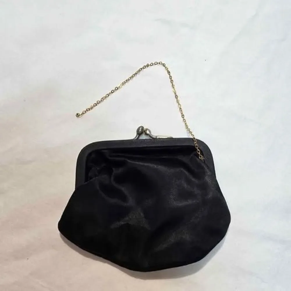 Unbranded coin pouch